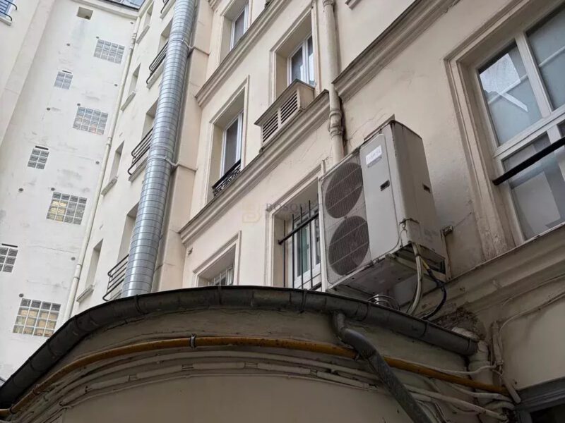 A VENDRE MURS DE BOUTIQUE EN ANGLE BOULEVARD VOLTAIRE RESTAURANT – PARIS 75011