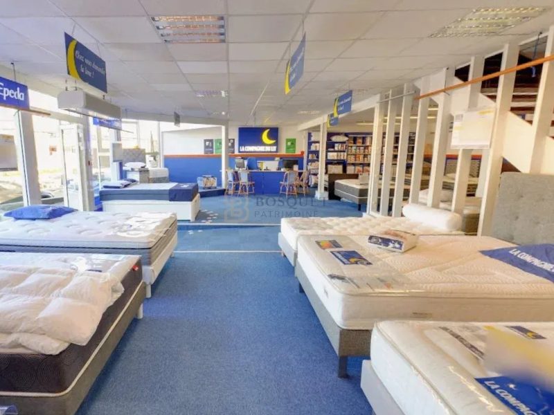 La Valette-du-Var – Local commercial à louer 470 m² – Sainte-Claire