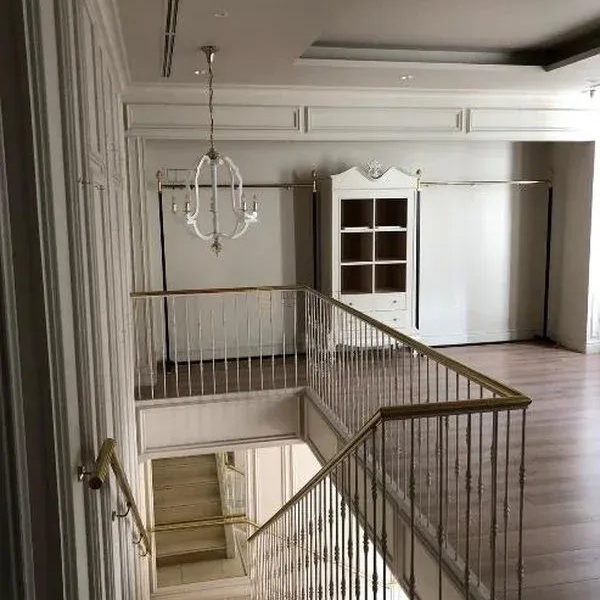 Paris 8ème – Local commercial à louer 72,8 m² – Madeleine