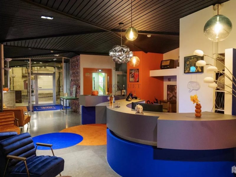 Saint-Marcellin – Hôtel à louer 1 200 m² – 120 000 €/an